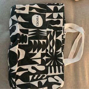 Vuori Black and White Tote Bag